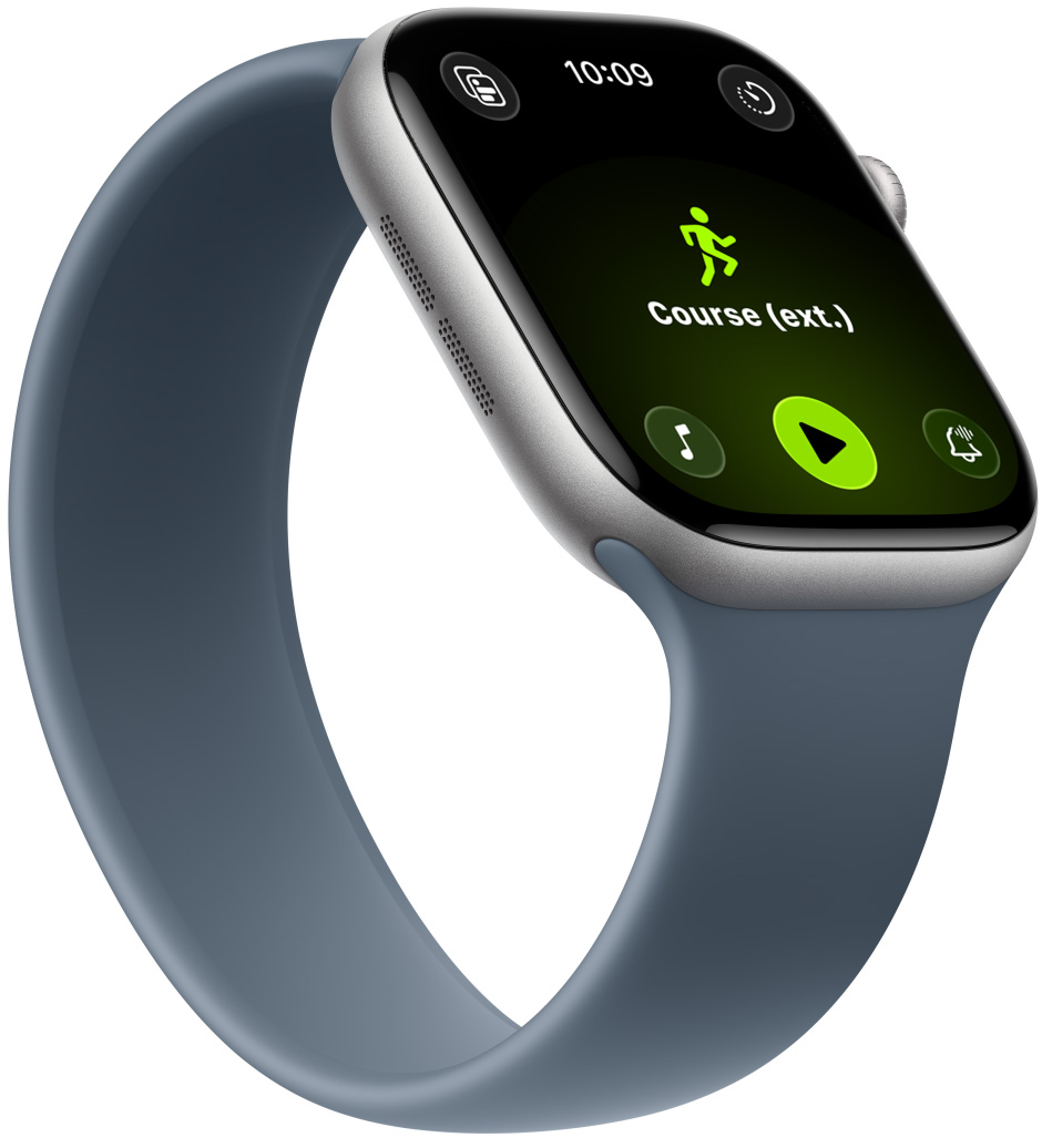 Apple Watch Series 11, boîtier en aluminium, gris cosmique, séance de course à l’extérieur, commandes de lecture d’Apple Music au bas de l’écran, bracelet solo, bleu nautique