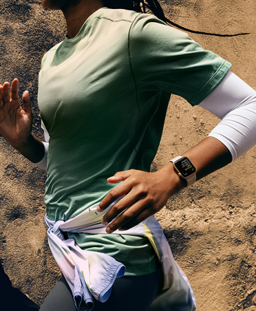 Workout Buddy manda un mensaje a una persona que está haciendo un entreno Correr en un Apple Watch SE 3