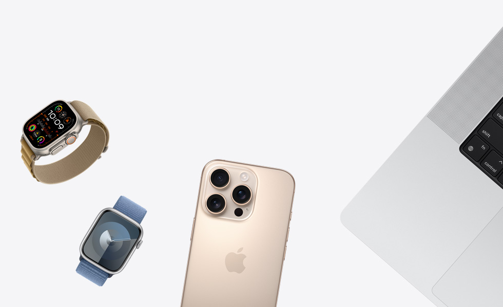 Erilaisia tuotteita sekalaisessa järjestyksessä, mukaan lukien Apple Watch, jossa on luonnontitaaninen kuori ja saharanvärinen Alpine‑ranneke, Apple Watch, jossa on hopeanvärinen kuori ja talvionsininen Sport Loop ‑ranneke, arotitaaninvärinen iPhone ja hopeanvärinen MacBook